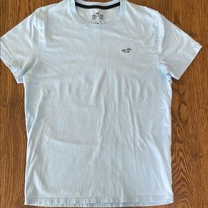 Hollister Men's Light Blue T-Shirt